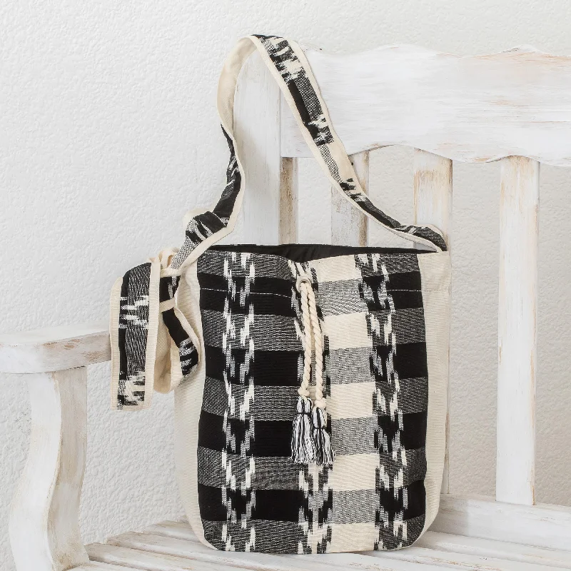 Handbag For Women Black and Ivory Handwoven Cotton Bucket Bag in Black and Ivory