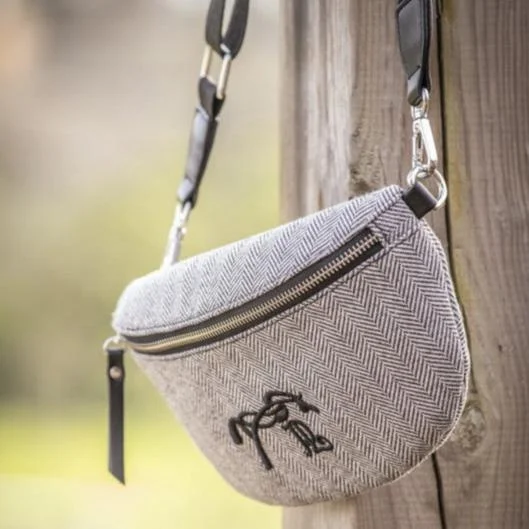 Stylish Bags For Fashion Bloggers With Promotions Chevron Fanny Pack
