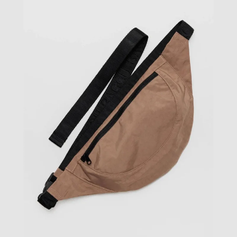 Stylish Bags With Discounts Crescent Fanny Pack (Cocoa)