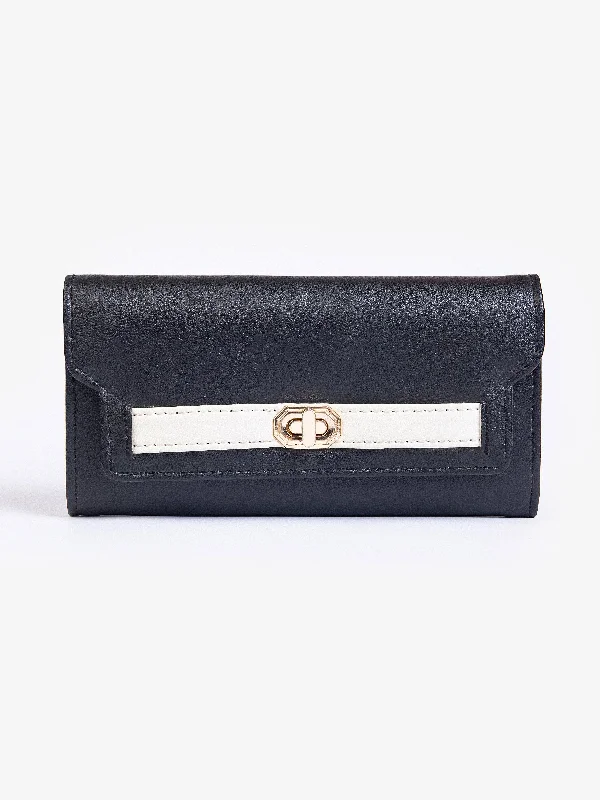 Lightweight Bags For Senior Travelers Twist Lock Wallet