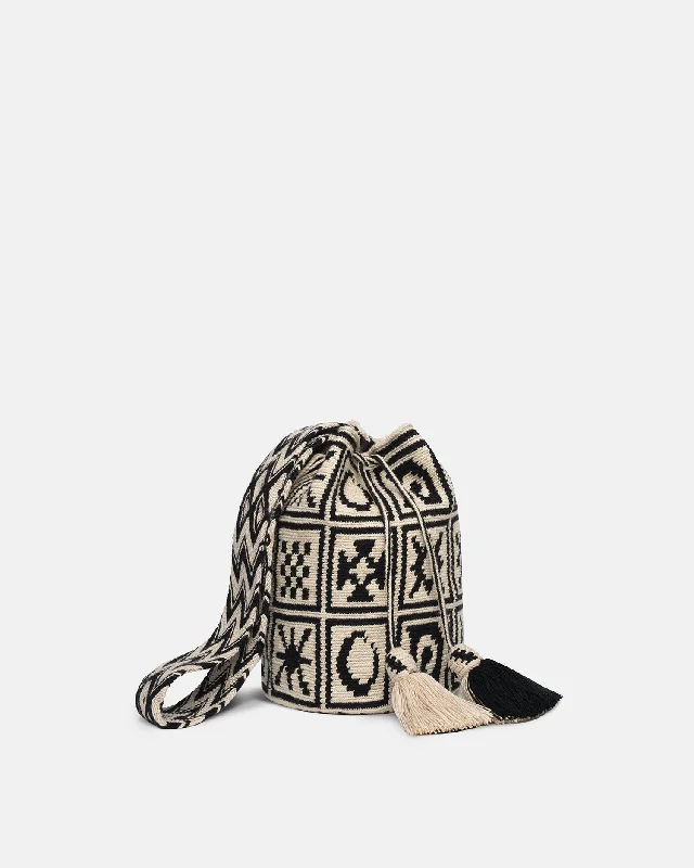 Inspired Bags For High-End Fashion Wayuu Symbol - Crocheted Bucket Bag - Kopjafa Black/Creme
