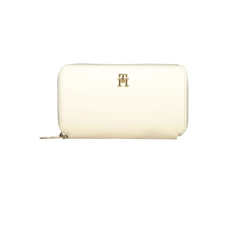 Eco-Friendly Bags For Sustainable Fashion Lovers Tommy Hilfiger Beige Polyethylene Wallet