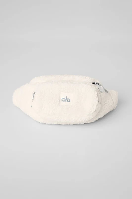 Versatile Bags That Suit Any Outfit Or Event Sherpa Explorer Fanny Pack - Ivory