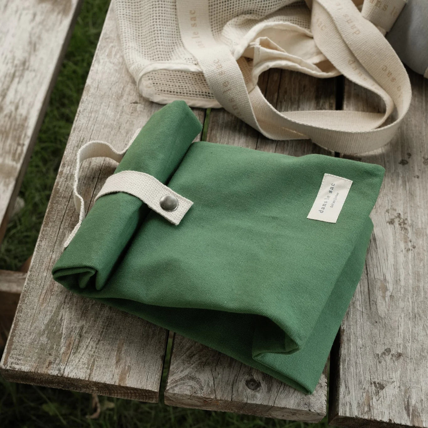 Wholesale Bags For Resellers LUNCH BAG WITH BEIGE STRAP