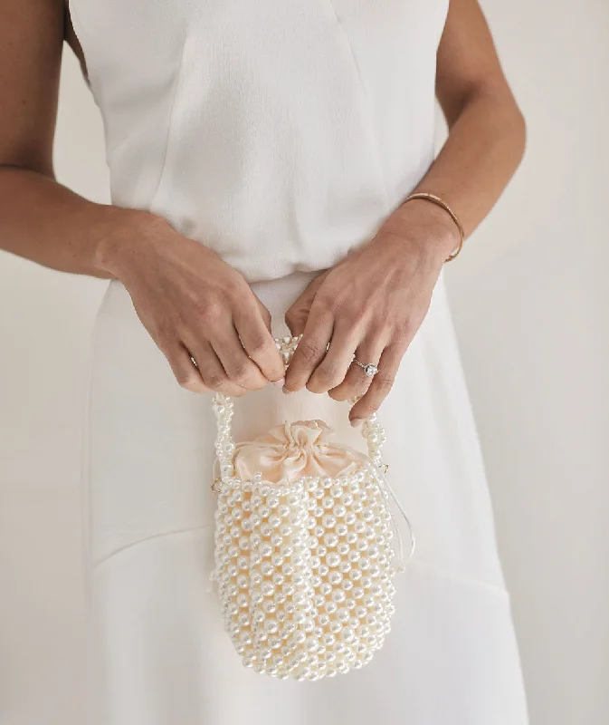 Bags For Free-Spirited And Artistic Styles Pearl Bucket Bag - Gold