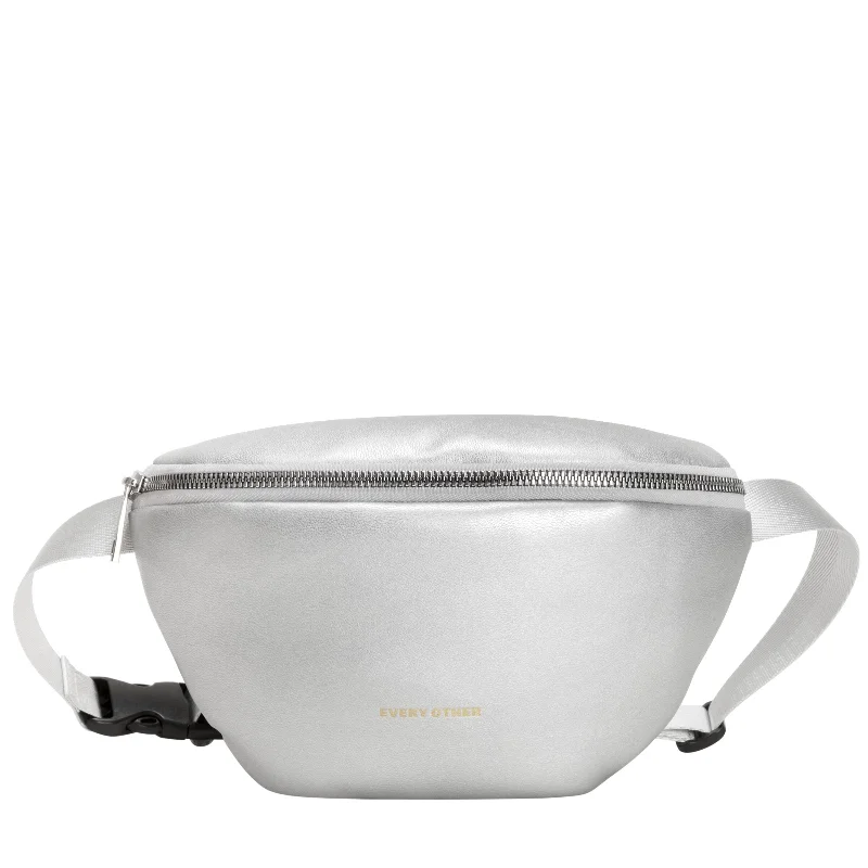 Bags For Urban And Trendy Looks Puffy Moon Bag in Silver