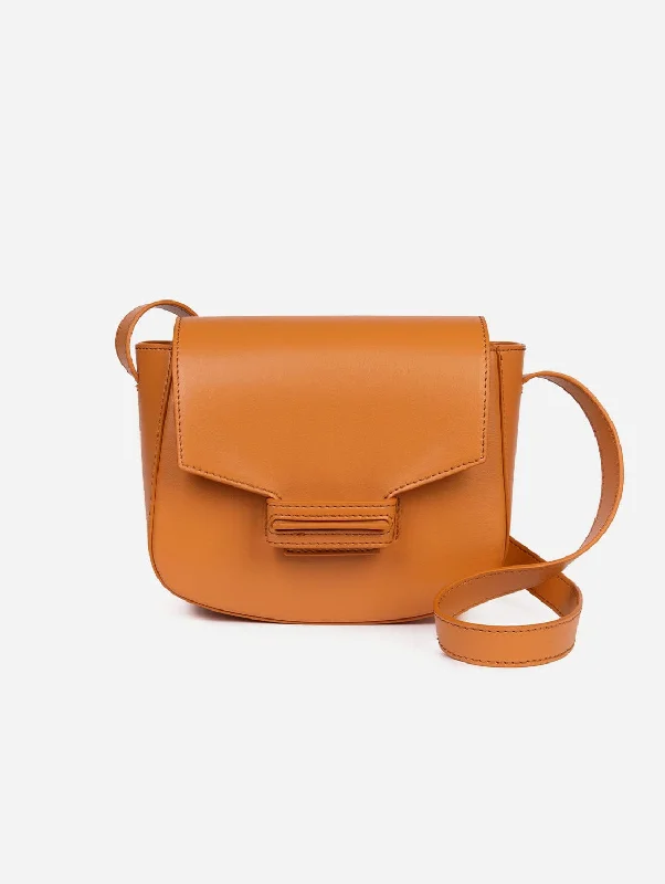 Spacious And Discounted Bags The Vida Apple Leather Vegan Saddle Bag | Pumpkin