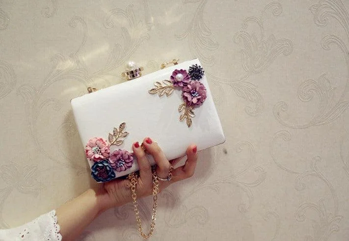 Stylish Bags For Fashion Bloggers FLORAL EVENING CLUTCH