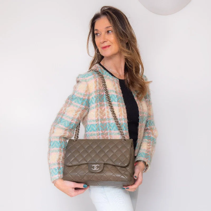 Vintage Bags For Retro And Classic Fashion Lovers Chanel Classic Jumbo Flap Bag