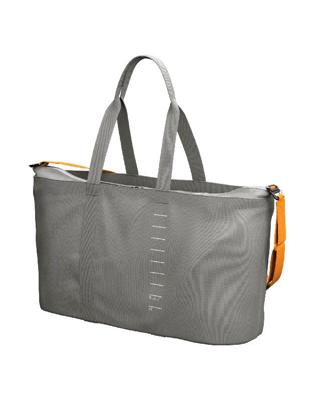 Clearance-Priced Bags Essential Weekender 40L Sand Grey