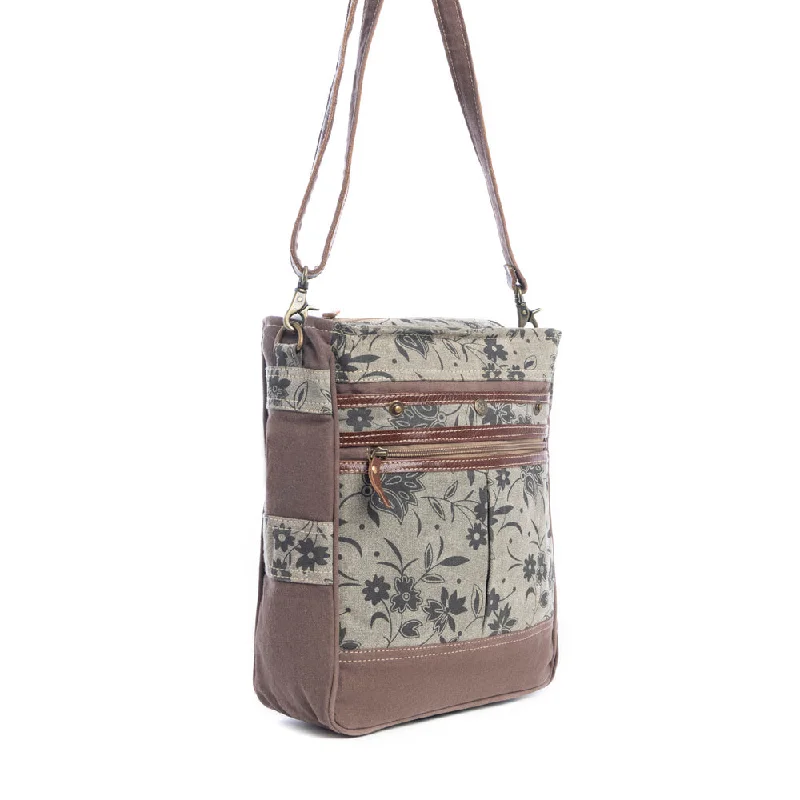 Rustic Bags For Outdoor And Nature-Inspired Looks Carefree Days Shoulder Bag