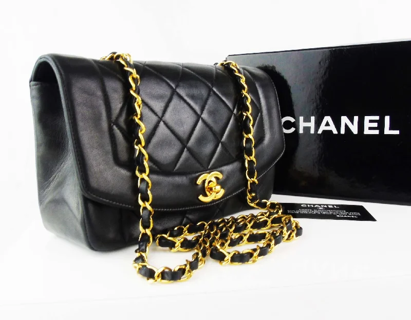 Stylish Bags With Discounts CHANEL 'Diana' 22  classic flap bag - vintage