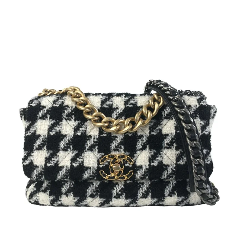 Compact Bags For Minimalist Travelers Chanel 19 Flap Bag Medium Black/White Tweed Gold Compact Bags For Minimalist Travelers Chanel 19 Flap Bag Medium Black/White Tweed Gold