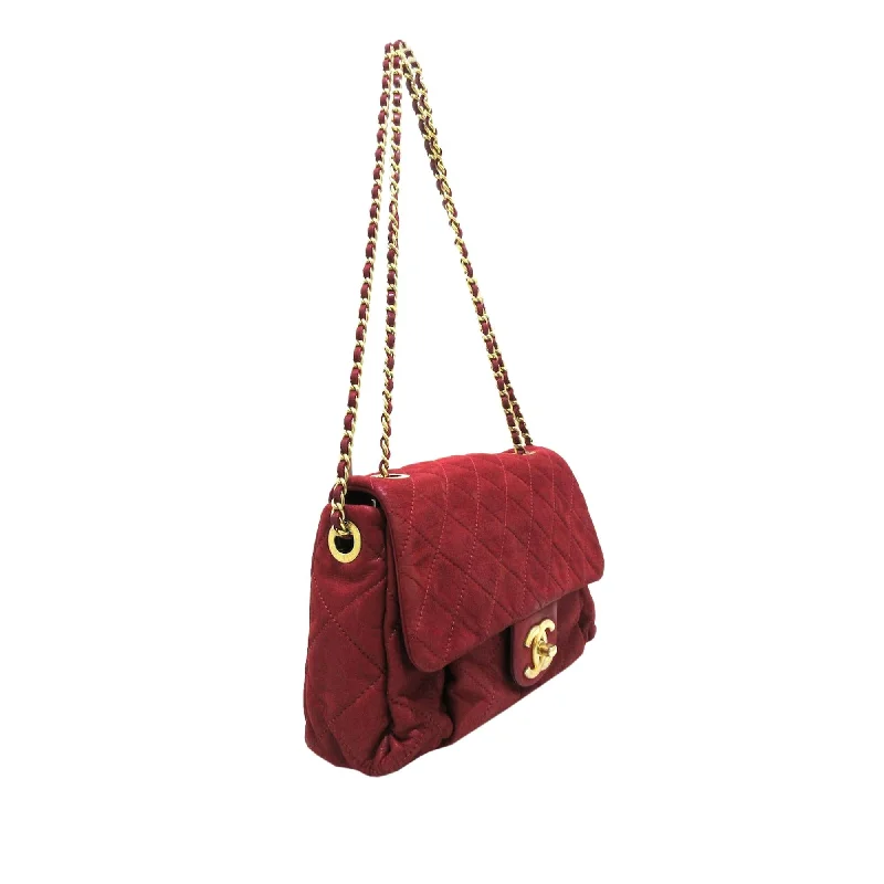Bags For Free-Spirited And Artistic Styles Chanel Chic Quilt Lambskin Leather Shoulder Bag (SHG-34319) Bags For Free-Spirited And Artistic Styles Chanel Chic Quilt Lambskin Leather Shoulder Bag (SHG-34319)