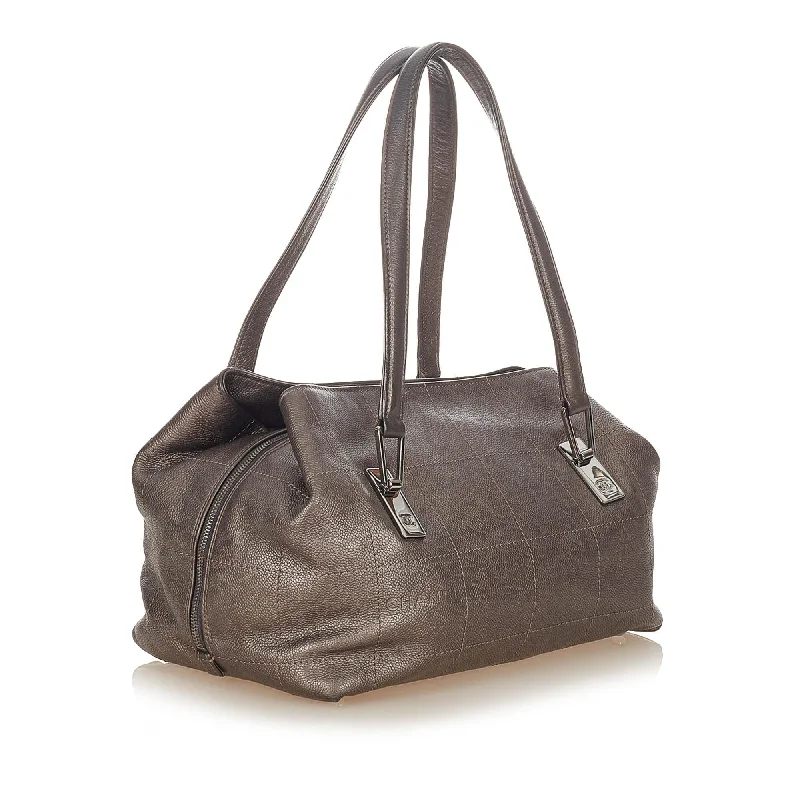 Edgy Bags For Bold And Daring Fashionistas Chanel Choco Bar Caviar Leather Shoulder Bag (SHG-23001) Edgy Bags For Bold And Daring Fashionistas Chanel Choco Bar Caviar Leather Shoulder Bag (SHG-23001)
