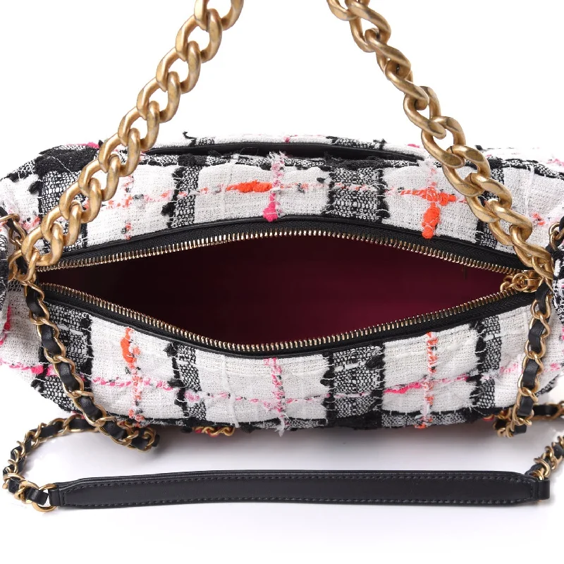 Stylish Bags For Fashion Bloggers CHANEL TWEED CHAIN 20S SIGNATURE HOBO BAG