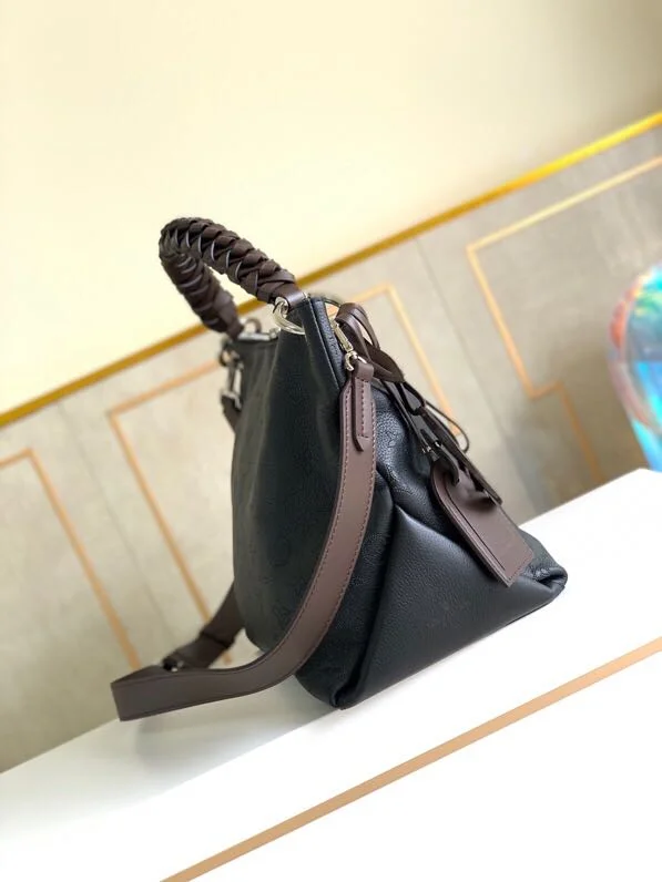 Trendy And Discounted Designer Handbags Louis Vuitton Beaubourg Hobo MM Bag