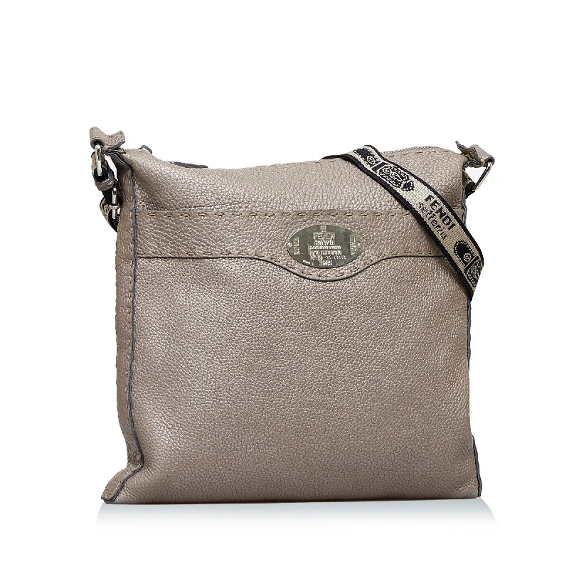 Stylish Bags For Fashion Bloggers Fendi Selleria Crossbody (SHG-sFkHH8)