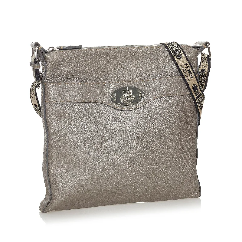 Seasonal Clearance Bags For Summer Fendi Selleria Leather Crossbody Bag (SHG-33986)