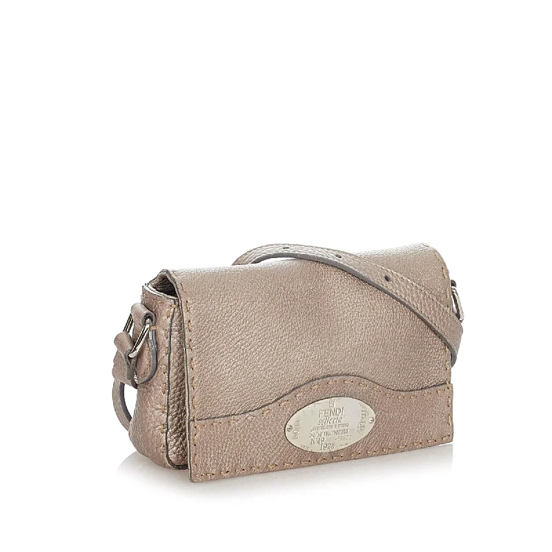 Stylish Bag For Women Fendi Selleria Leather Crossbody Bag (SHG-22784)